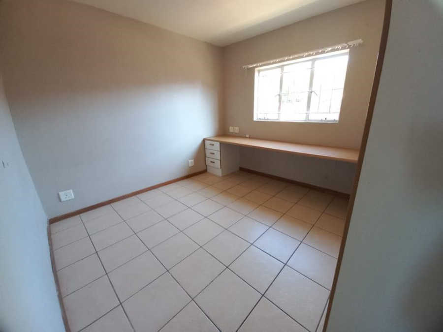 2 Bedroom Property for Sale in Die Bult Western Cape